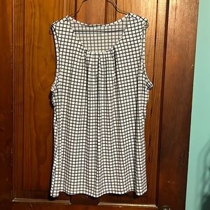 Nice business lightweight tank top great for under a business suit!